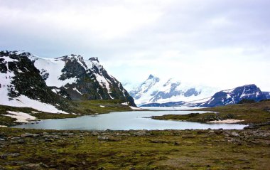 Dağların güzel manzarası
