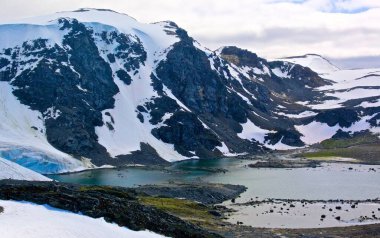 Dağların güzel manzarası