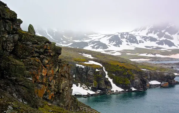 Dağların güzel manzarası