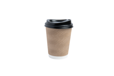 Siyah kapaklı kahverengi dalgalı kağıt kahve fincanı. Ön görünüm, şeffaf arkaplan, PNG.