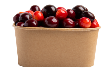 Kraft kağıt kabı ön görünümü içinde çeşitli kirazlar, şeffaf arkaplan izole, PNG