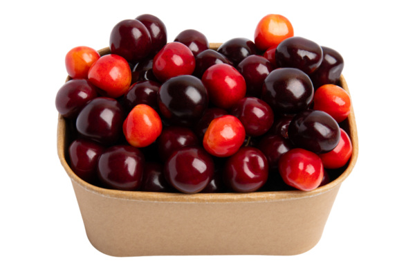 Karton kutuda karışık kirazlar, şeffaf arkaplanda izole edilmiş, PNG