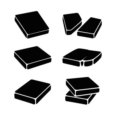 tebeşir silueti altı farklı siyah parça dizayn ve poz verdi.