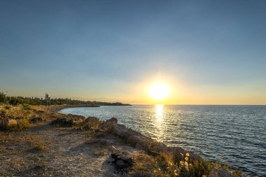 Yalı güneş doğarken