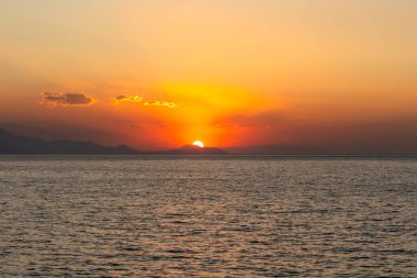 Van Gölü üzerinde gün batımı