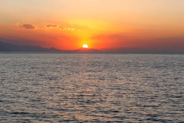 Van Gölü üzerinde güzel bir gün batımı