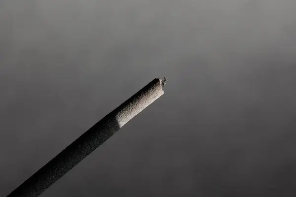 siyah arka plan üzerine izole tütsü