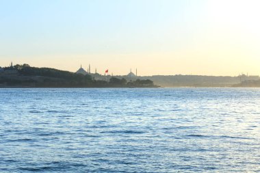 Akşamları deniz kıyısından manzaralı..