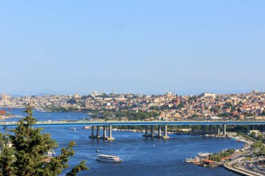 İstanbul şehri ve altın boynuz köprüsü, hali köprüsü ve tarihi yarımada