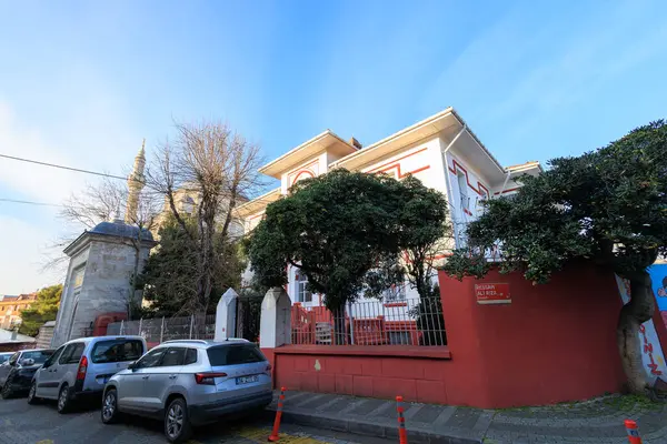 İstanbul 'da Ayazma Camii' nden sokak manzarası