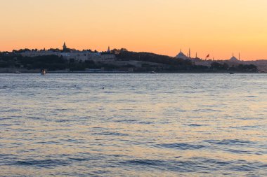Günbatımında tarihi yarımadanın silueti