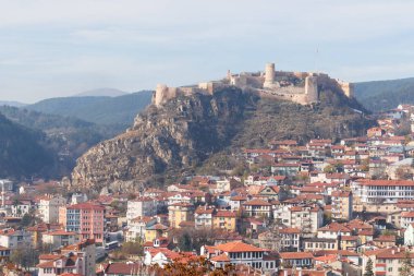 Eski kentin panoramik manzarası ve Türkiye 'nin Kastamonu şatosu
