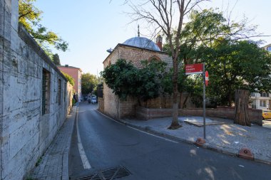 Cinili Çocuk Kütüphanesi sokak manzarası, tarihi çocuk kütüphanesi uskudar, istanbul