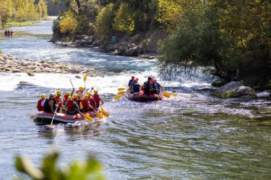 Antalya Koprulu kanyonunda rafting.
