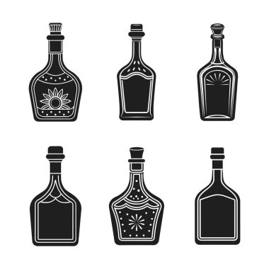 Siyahlı altı eşsiz içki şişesi silueti içeren vektör illüstrasyon seti alkol markalaşması, bar temalı grafikler, menü tasarımları ve etiket şablonları için mükemmel. Viski, rom, votka veya kokteyl içeren yaratıcı projeler için ideal.
