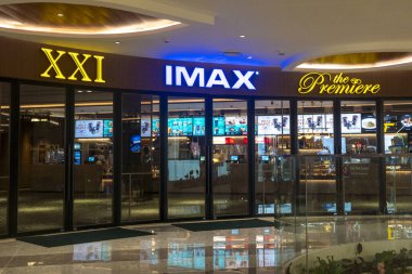 Bali, Endonezya - 17 Aralık 2024: Bali 'deki Icon Bali Alışveriş Merkezi. Üzerinde 