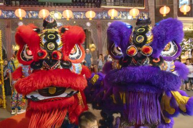 Jakarta, Endonezya - 9 Şubat 2025 - Barongsai, özellikle Ay Yeni Yılı gibi kutlamalar sırasında yapılan geleneksel bir Çin gösterisidir. Pantjoran PIK 'de (Pantai Indah Kapuk),