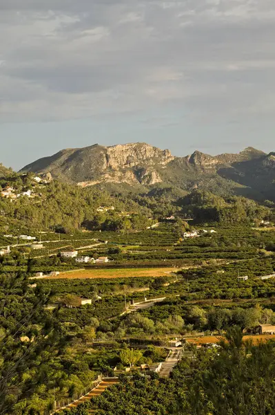 köyün dağda görünümü