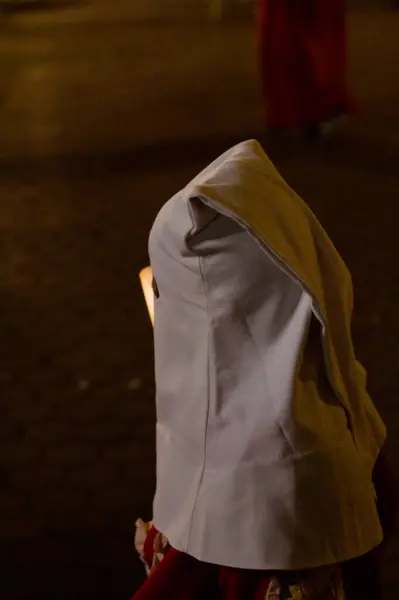 Geceleyin bir kadın