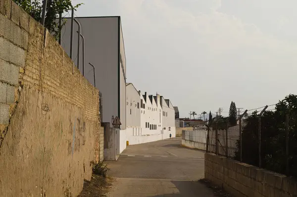 Kenar mahallelerdeki fabrika