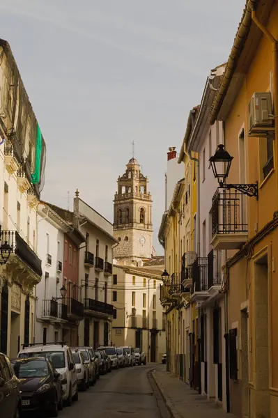 İspanya 'nın eski Carcaixent şehrinde bir sokak.