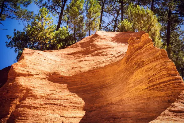 Roussillon 'da Ocher taş ocakları (Provence, Fransa)