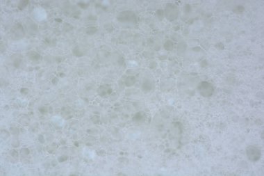 Köpüklü sabun köpüğü. Sabun köpüğü yakın plan. Beyaz köpük arkaplan.