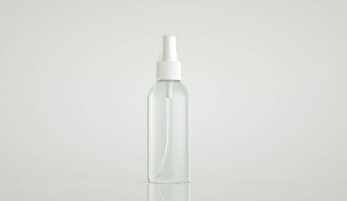 Sıvı sprey şişesinin yüksek çözünürlüklü resmi