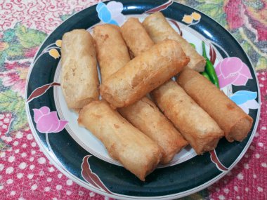 Kızarmış yemek geleneksel Endonezya atıştırmalığı