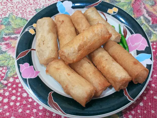 Kızarmış yemek geleneksel Endonezya atıştırmalığı