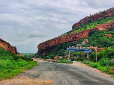 Bereketli tepeler ve Namalagundu Tapınağı 'nın Gandikota yolunda huzurlu bir yolculuk..