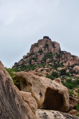 Ruthi Rani no Mahal nestled within the rocky terrain of Idar, symbolizing spirituality and the harmony between nature and devotion.
