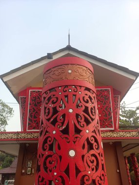 Pontianak Vergi Dairesi 'ndeki Batı Kalimantan kabilesinin tipik güzel oymaları Pontianak - 9 Haziran 2025