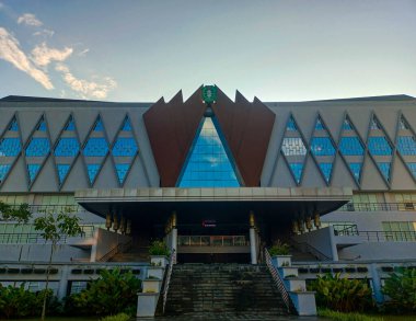 Pontianak - 13 Temmuz 2025: Batı Kalimanta Valiliği Bütünleşik Hizmet Binasının Eşsiz Mimari Tasarımı