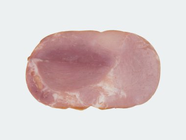 Beyaz arka planda tütsülenmiş jambon dilimi. Yüksek kalite fotoğraf