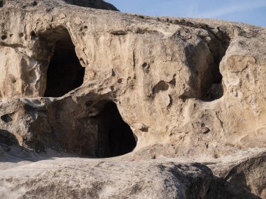 Uplistsikhe, Georgia, Eşsiz kaya oluşumları açık gökyüzünün altındaki antik mağaraları ortaya çıkardı