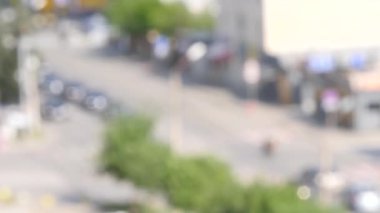 Gündüz saatlerinde şehir merkezinde yoğun sokak aktiviteleri var. Yüksek kalite 4k görüntü