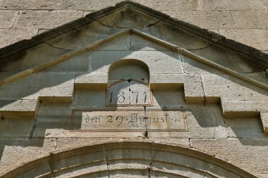 Taştan kemer yolu, Ağustos 1871 tarihli bir yazıt içeriyor. Yüksek kalite fotoğraf