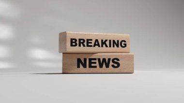 Flaş haber sembolü. Tahta bloklarda 