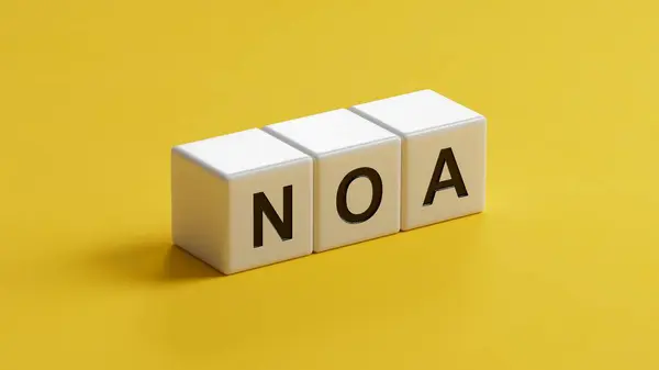 Tahta küplere noa harfi. Tahta küplere yakın, sarı arka planda 3D iş konsepti..