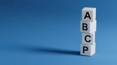 Kopya alanı olan tahta elementler hakkında bilgi. Ahşap elementlere yakın çekim, mavi arkaplanda 3D İş Konsepti.