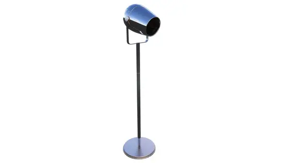 Beyaz arka planda mavi saplı bir golf topu..