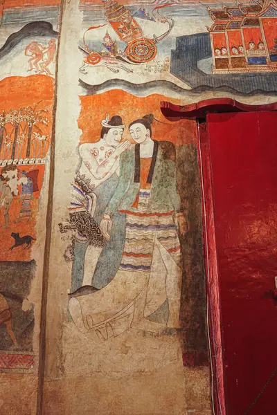 14 Kasım 2022, Nan, Tayland. Sanatta günlük yaşam, yerel gelenekler ve Budist hikayeleri yer alırken, ünlü 