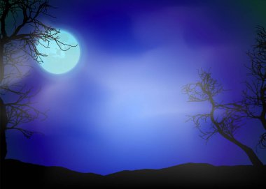 Gece gökyüzündeki ay ormanın üzerinde