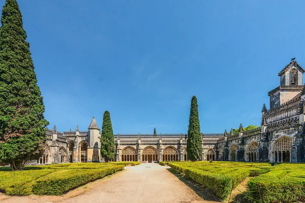 Batalha, Portekiz 11 Mayıs 2022: Dominikliler Manastırı, diğer adıyla Mosteiro da Batalha, diğer adıyla: Zafer Manastırı, 1388 yılında Portekiz 'in 1385 yılındaki Aljubarrota Muharebesi' ndeki zaferinin anısına kuruldu..