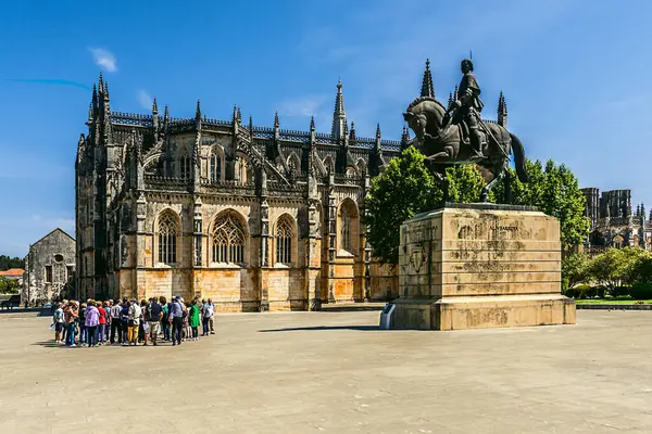 Fatima, Portekiz 11 Mayıs 2022: Dünyadaki en önemli dini hac alanlarından biri! Seyyahlar üç çoban çocuk tarafından görülen Bakire Meryem 'in hayaletini kutlamak için yıl boyunca buraya gelirler..