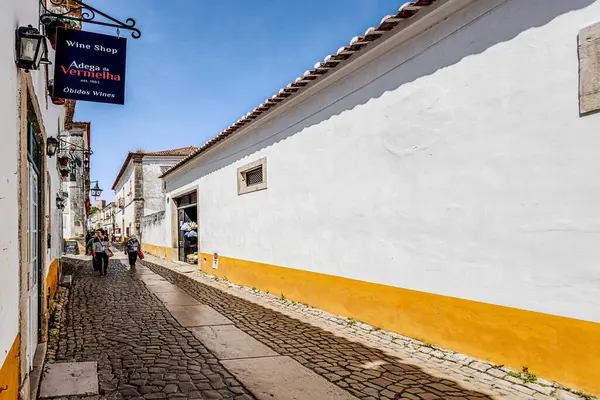 Portekiz 'in Obidos kenti 11 Mayıs 2022' de, Portekiz 'in Bidos-A Estremadura eyaletine bağlı Pedro e Sobral da Lagoa bölgesinde bulunan ve iyi korunmuş bir ortaçağ şatosudur..