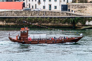 Porto, Portekiz, 15 Mayıs 2022: Oporto olarak da bilinir, Lizbon 'dan sonra Portekiz' in ikinci büyük şehridir. Porto Bölgesi 'nin başkenti ve İber Yarımadası' nın en büyük kentsel alanlarından biridir..