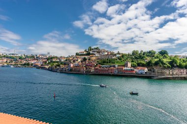 Porto, Portekiz 'in 18 Mayıs 2022 tarihinde Lizbon' dan sonra Portekiz 'in en büyük ikinci şehridir. Porto Bölgesi 'nin başkenti ve İber Yarımadası' nın en büyük kentsel alanlarından biridir..