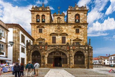 Guimaraes (Portekizce: Guimaraes, Portekiz, 16 Mayıs 2022), Portekiz 'in kuzeyinde, Braga iline bağlı şehir. Şehir 9. yüzyılda kurulmuş ve Vimaranes olarak adlandırılmıştır..